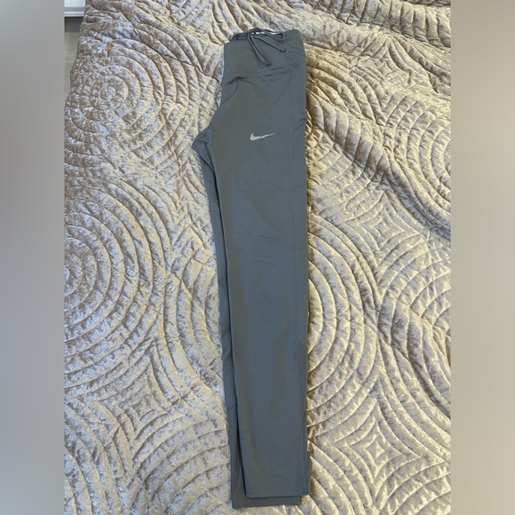 Nike pants - Picture 2 of 6